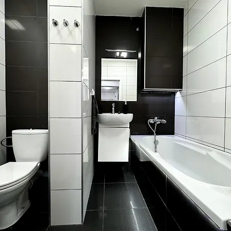 Апартаменты Dulovo Square Apartment, Close To City Center *