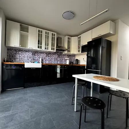 Dulovo Square Apartment, Close To City Center Appartement