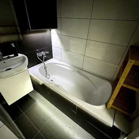 Dulovo Square Apartment, Close To City Center * Братислава